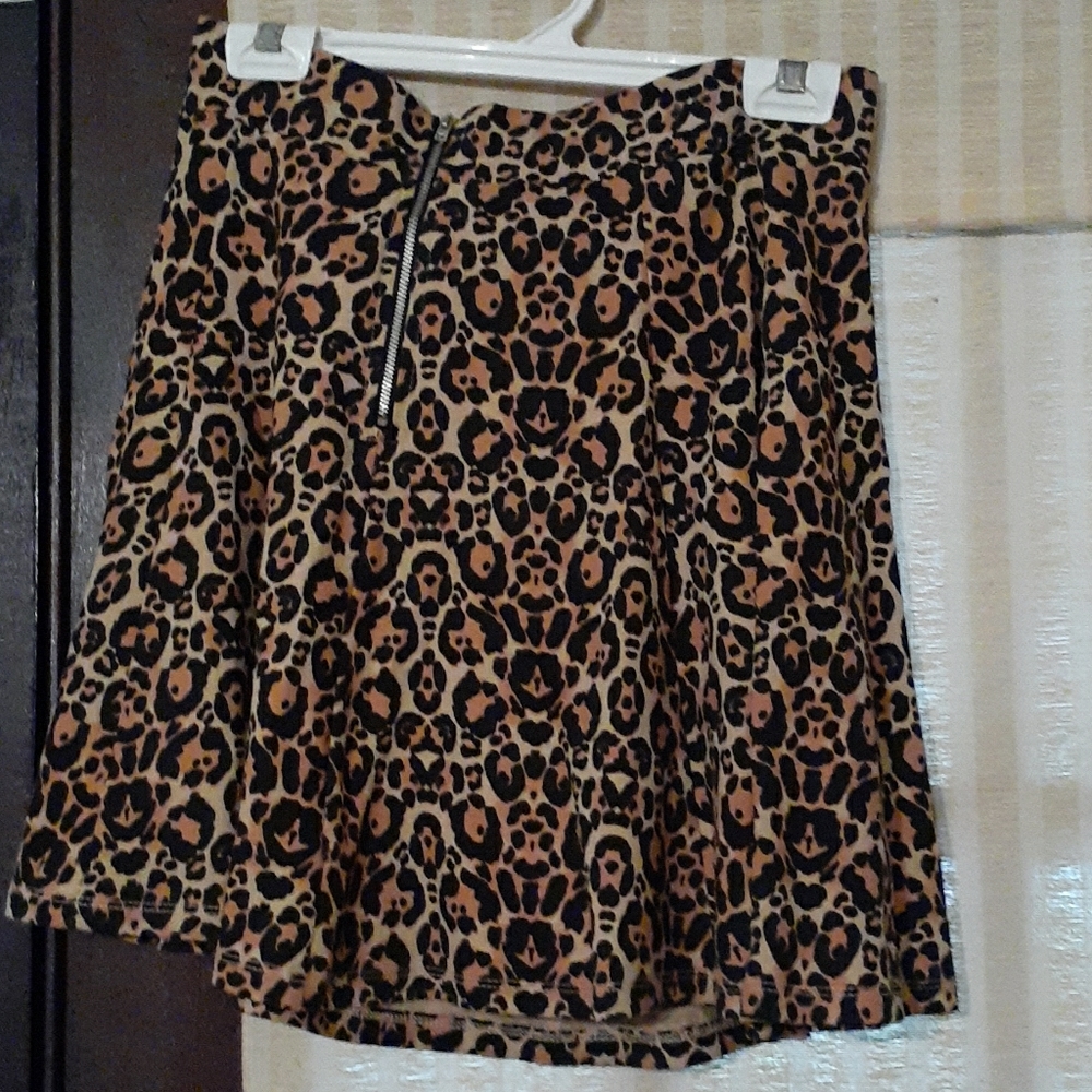🌮3/$20 H&M Aline Leopard Print Skirt Size 10